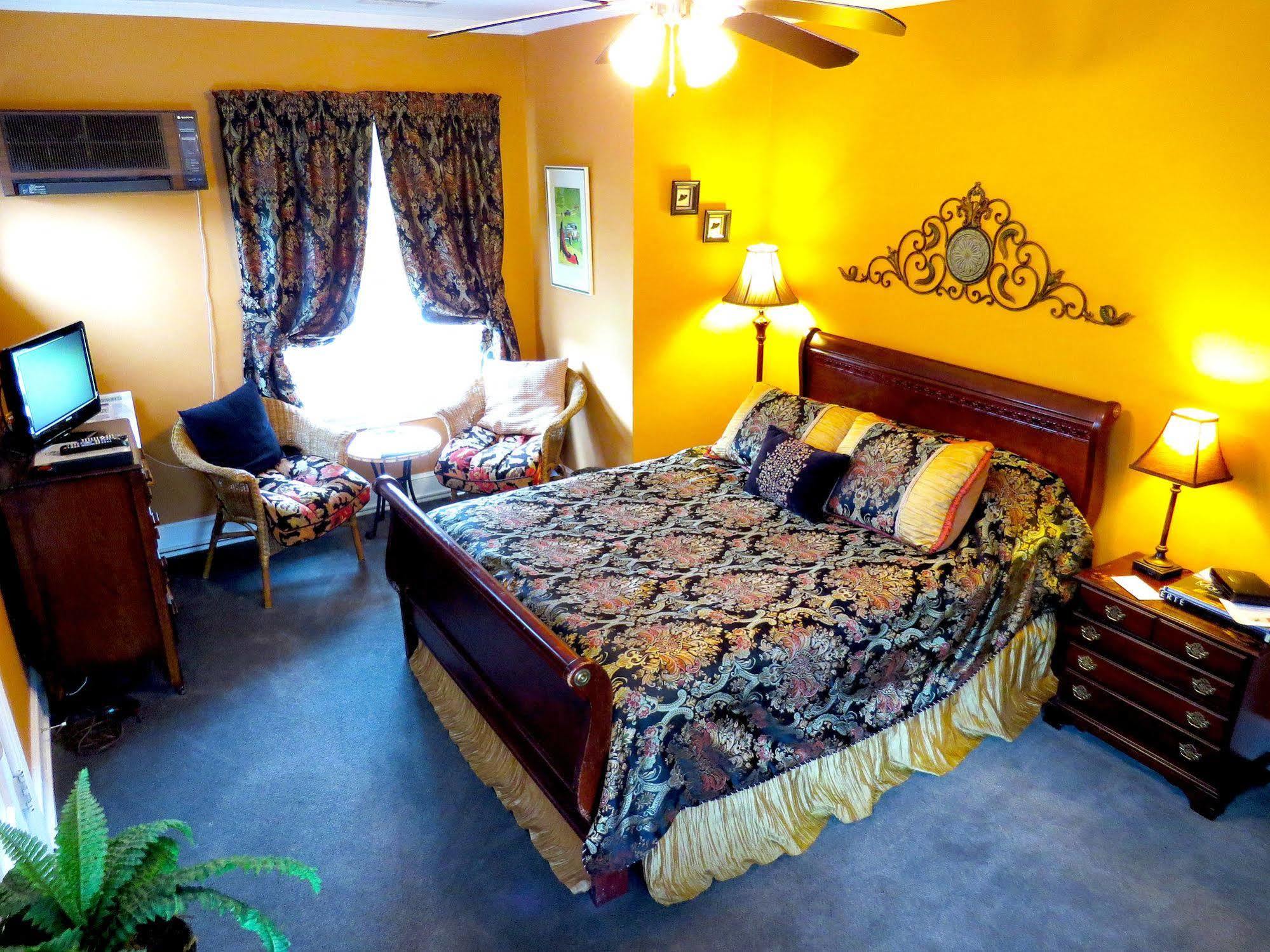 Inn On Crescent Lake Bed And Breakfast Excelsior Springs Eksteriør bilde