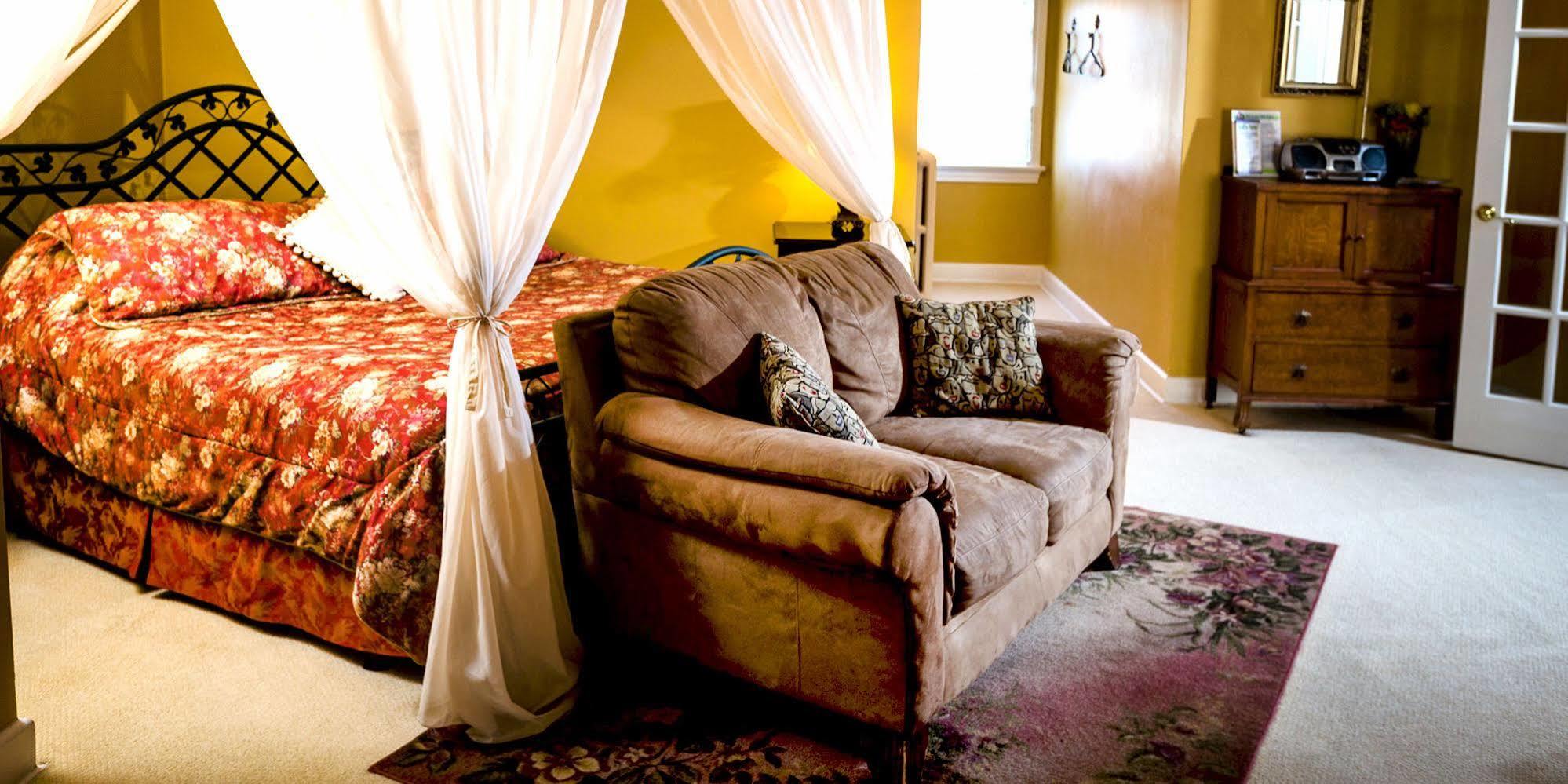 Inn On Crescent Lake Bed And Breakfast Excelsior Springs Eksteriør bilde
